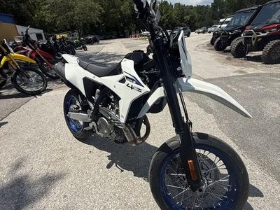 2025 Suzuki DR-Z4SM - Photo 1