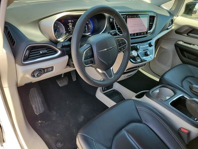 2024 Chrysler Pacifica - Photo 3