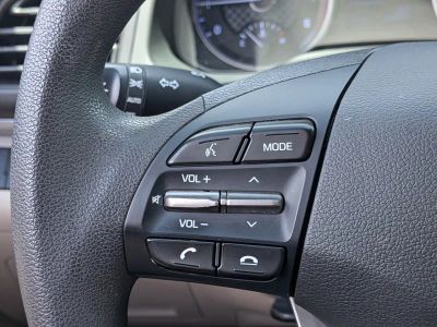 2020 Hyundai Elantra — photo 22 view