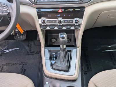 2020 Hyundai Elantra — photo 18 view