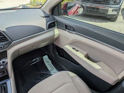 2020 Hyundai Elantra — photo 16 view