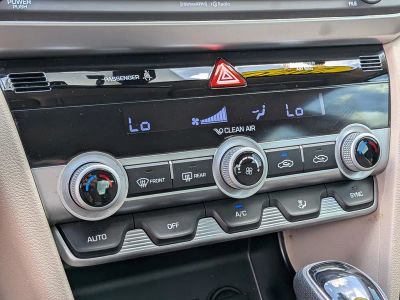 2020 Hyundai Elantra — photo 28 view