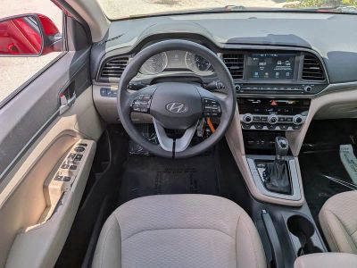 2020 Hyundai Elantra — photo 15 view
