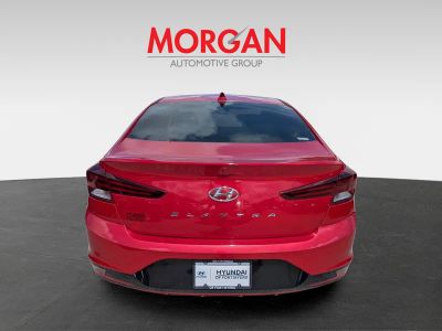 2020 Hyundai Elantra — detail view