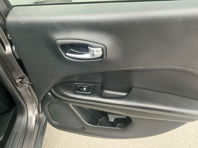 2021 Jeep Compass — photo 19 view