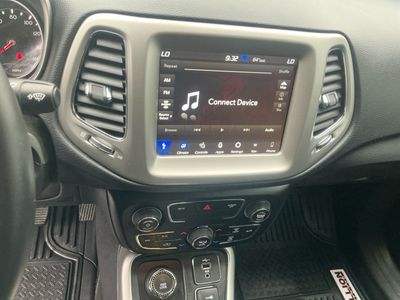 2021 Jeep Compass — photo 11 view