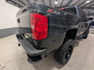 2017 Chevrolet Silverado 1500 — rear three-quarter view