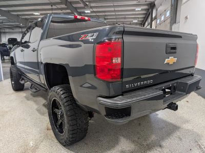 2017 Chevrolet Silverado 1500 — interior view