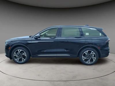 2026 Lincoln Nautilus — side profile view