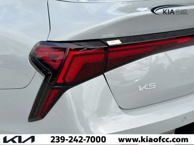2026 Kia K5 — photo 10 view