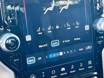 2022 Ram 3500 - Photo 20