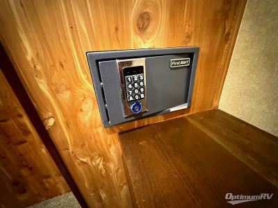2016 DRV Mobile Suites — photo 22 view