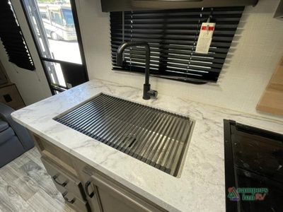 2023 Venture RV Venture - Photo 16
