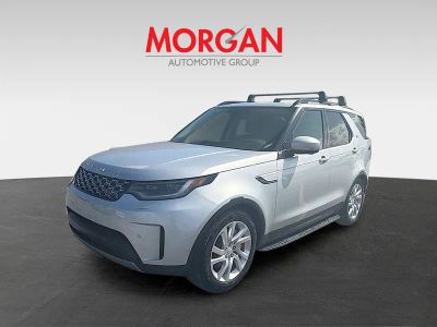 2023 Land Rover Discovery — rear three-quarter view