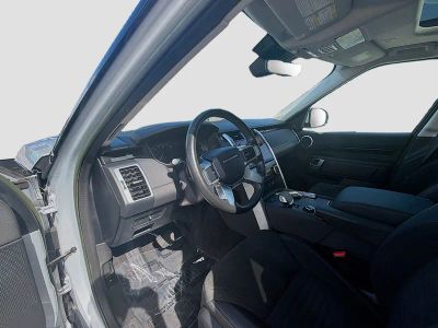 2023 Land Rover Discovery — photo 7 view