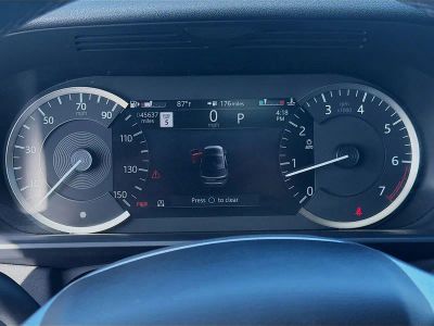 2023 Land Rover Discovery — photo 9 view