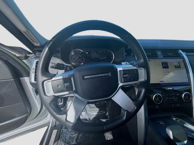 2023 Land Rover Discovery — photo 8 view