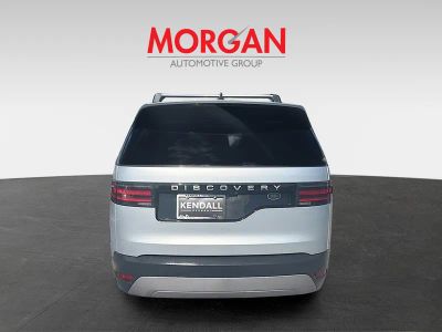 2023 Land Rover Discovery — detail view