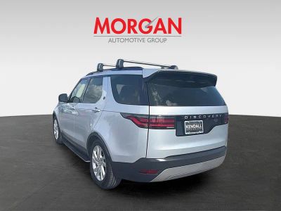 2023 Land Rover Discovery — interior view