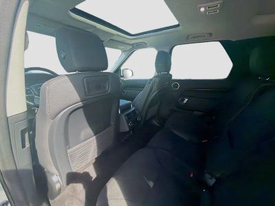 2023 Land Rover Discovery — photo 22 view