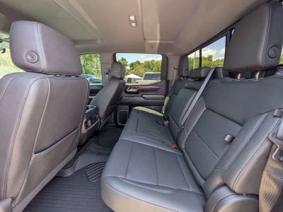 2025 Chevrolet Silverado 1500 — photo 13 view