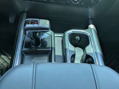 2025 Chevrolet Silverado 1500 — photo 18 view