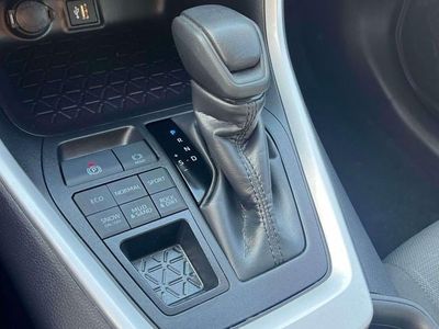 2025 Toyota RAV4 — photo 30 view