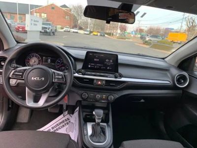 2023 Kia Forte LXS - Photo 14