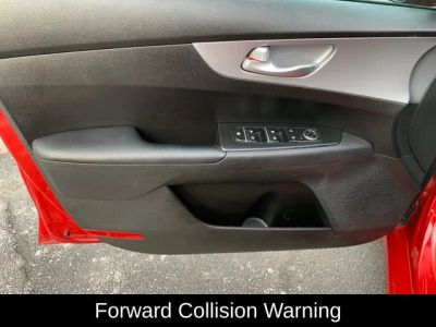 2023 Kia Forte LXS - Photo 11