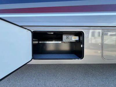 2022 Winnebago ADVENTURER - Photo 31