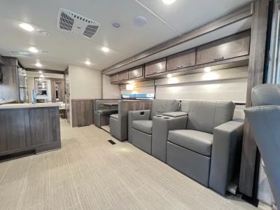 2022 Winnebago ADVENTURER - Photo 13