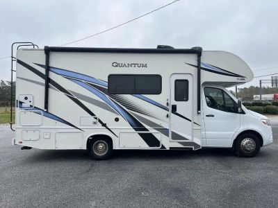 2023 Thor Motor Coach Quantum - Photo 2