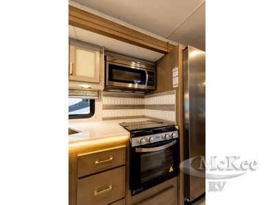 2026 Thor Motor Coach Luminate - Photo 16