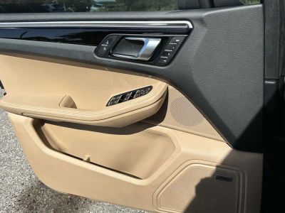 2021 Porsche Macan — photo 25 view