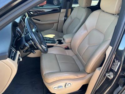 2021 Porsche Macan — photo 21 view