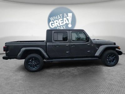 2026 Jeep Gladiator — side profile view