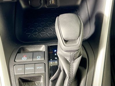 2025 Toyota RAV4 - Photo 21