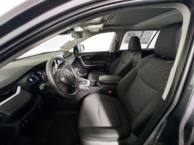 2025 Toyota RAV4 - Photo 12