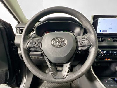 2025 Toyota RAV4 - Photo 15