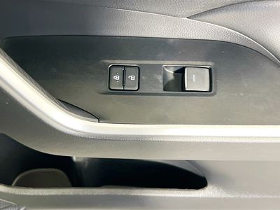 2025 Toyota RAV4 - Photo 28