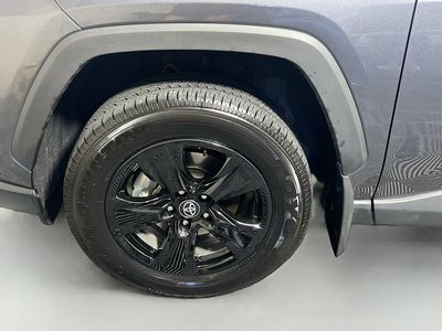 2025 Toyota RAV4 - Photo 11