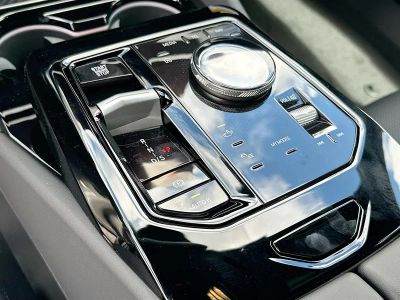 2026 BMW 5 Series — photo 14 view