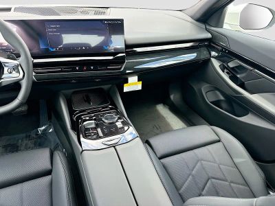 2026 BMW 5 Series — photo 18 view