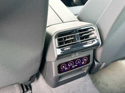 2026 BMW 5 Series — photo 19 view