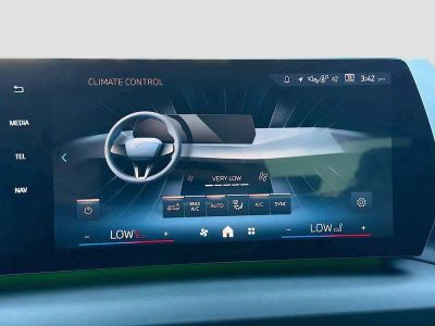 2026 BMW 2 Series — photo 34 view