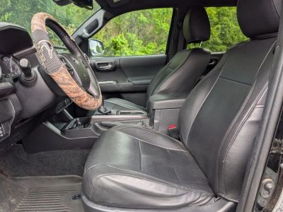 2021 Toyota Tacoma - Photo 12