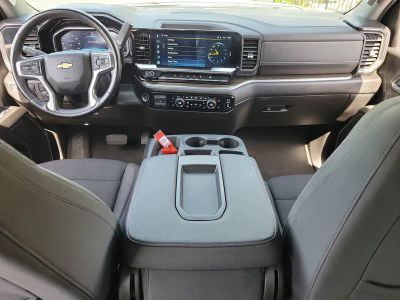 2025 Chevrolet Silverado 1500 — photo 12 view