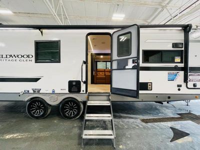 2025 Forest River RV Wildwood Heritage Glen - Photo 15