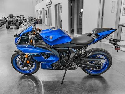2025 Yamaha YZF-R7 - Photo 6