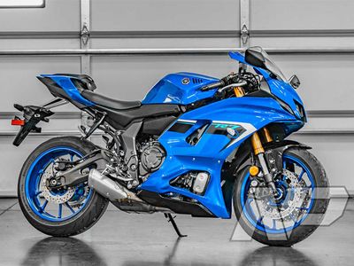 2025 Yamaha YZF-R7 - Photo 1